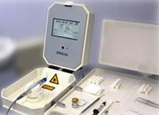 Laserbehandlung - Zahnarzt Braunschweig Medizinischer Laser und Zahn-OP-Besteck